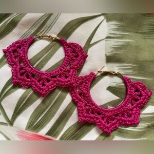 CROCHET FLORAL LACE HOOP EARRINGS- MAGENTA